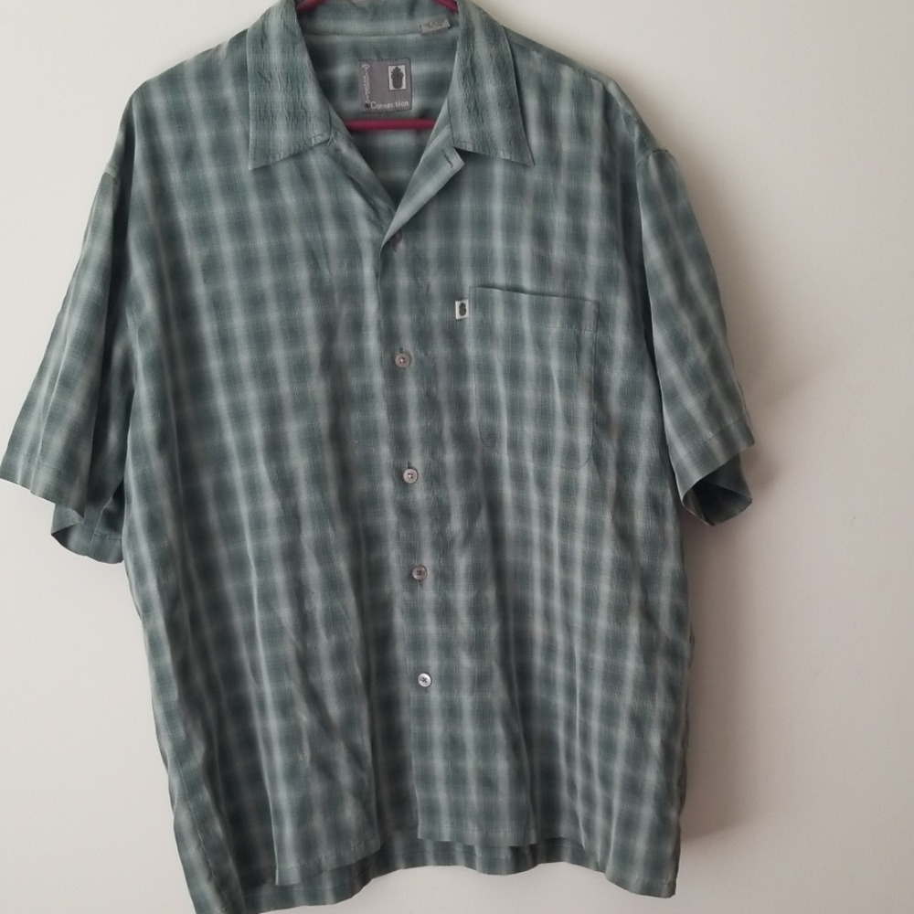 Button down Pineapple Connection shirt